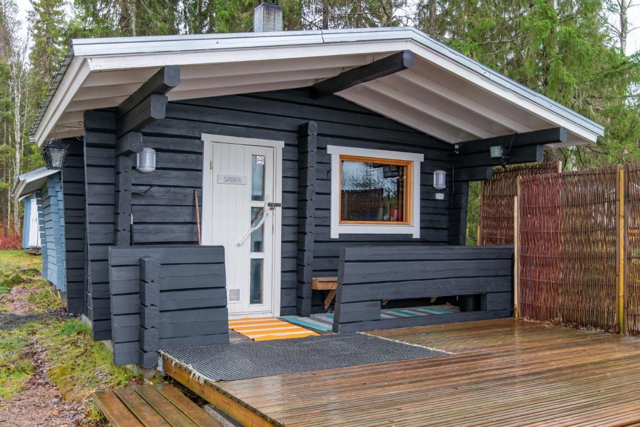 Laehderinne - 2 Bedroom Log Cabin, Private Beach, Wifi & Sauna Puolanka 外观 照片