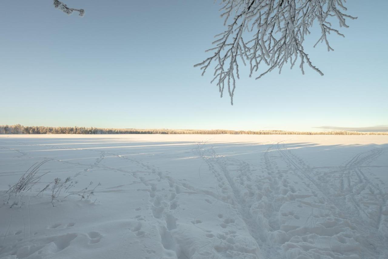 Laehderinne - 2 Bedroom Log Cabin, Private Beach, Wifi & Sauna Puolanka 外观 照片